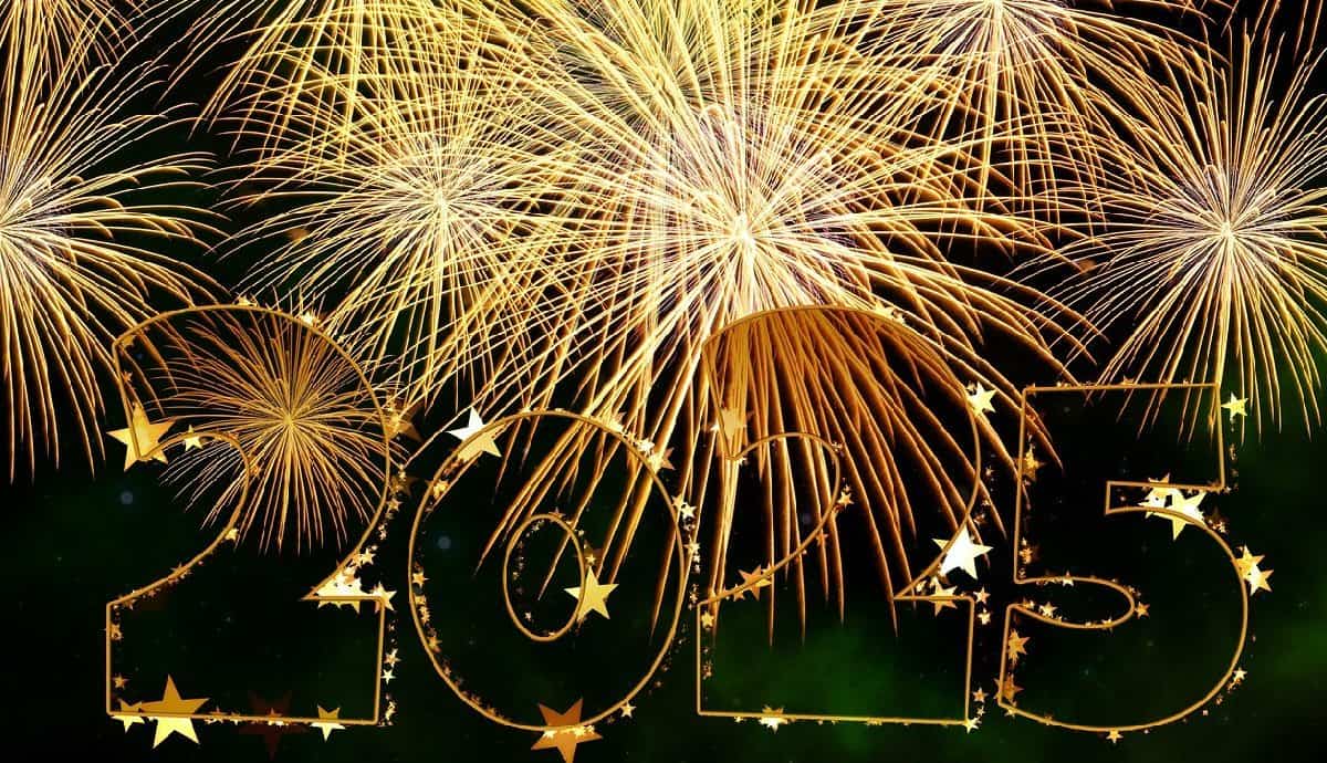 El manejo de la pólvora de manera controlada se convierte en un show de luces imborrable.