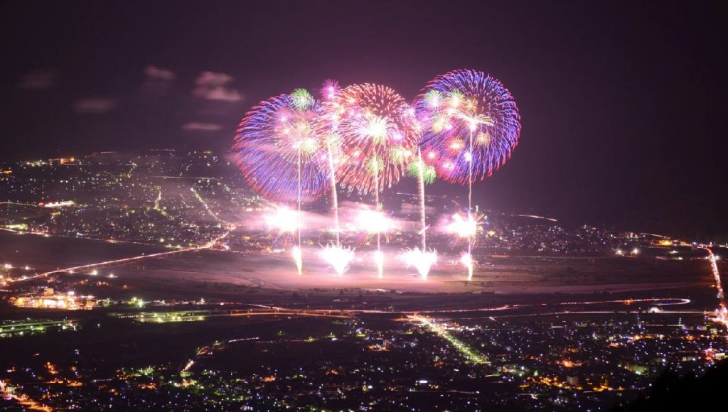 Quema de juegos artificiales en Japón. Foto: Japan Travel